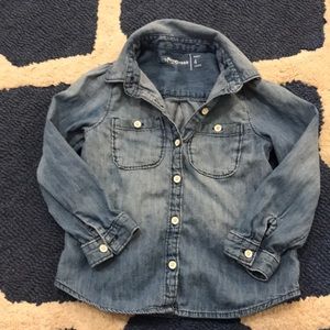Girls medium wash gap denim shirt
